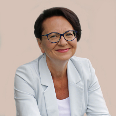 beata kupny jasne tło